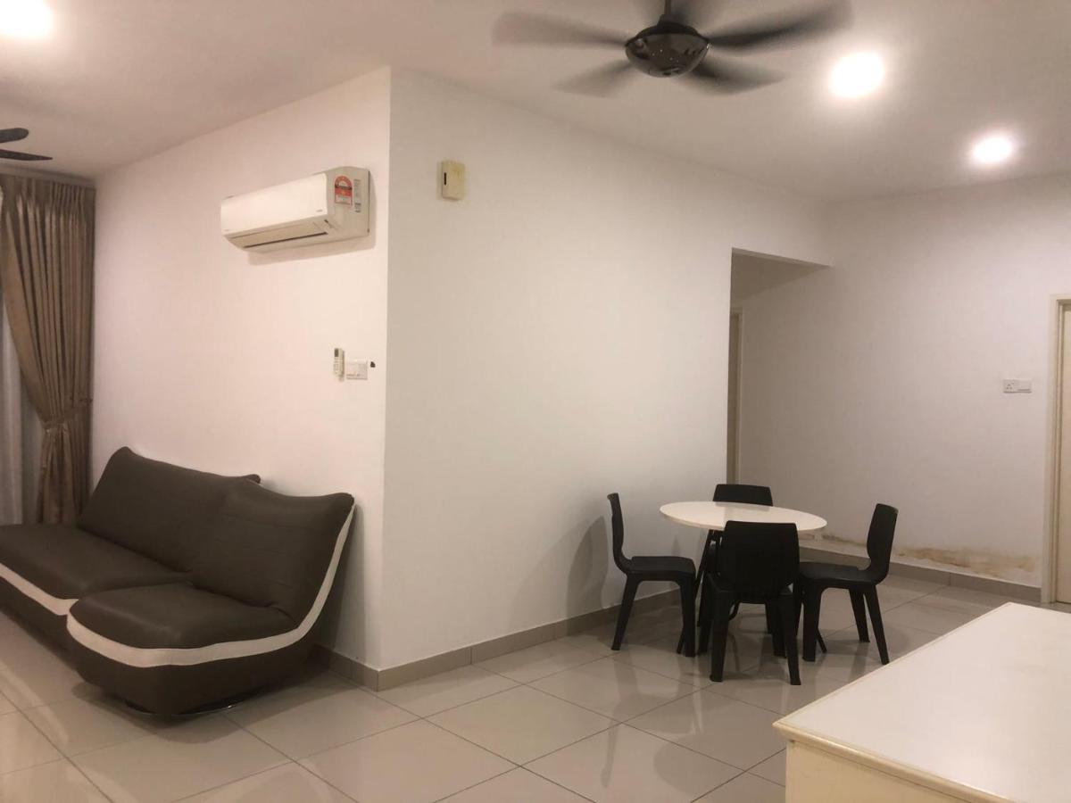 R&c 5 Apartment